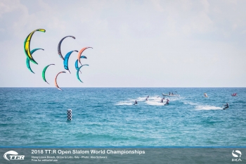 Surprise Leaders Take Honours at Start of Kite Racing Worlds in Italy